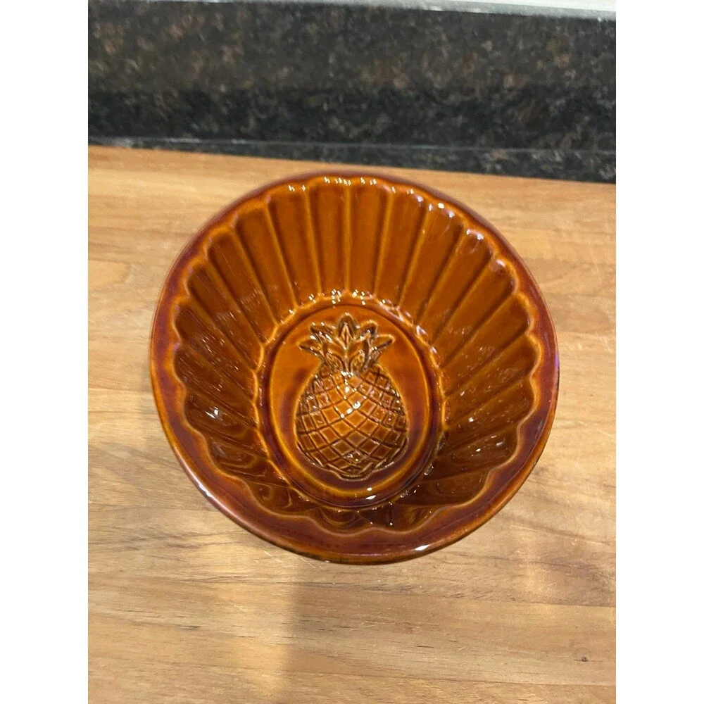 Williams-Sonoma Ceramic Stoneware Pineapple mold